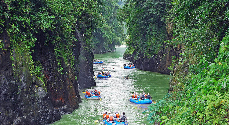 Costa Rica Pacuare Rafting